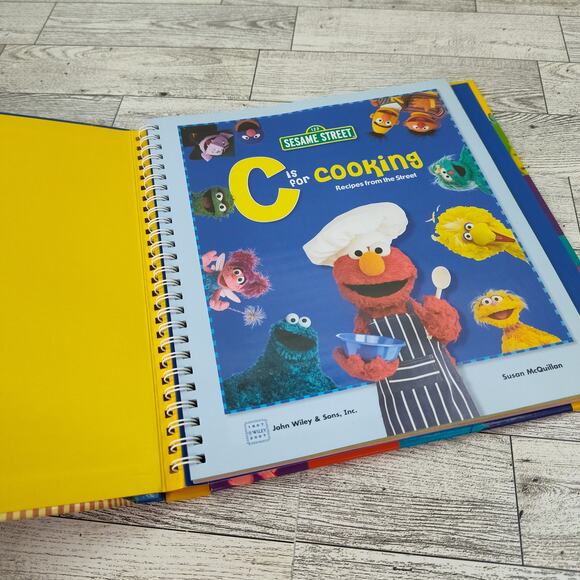 Sesame C is for Cooking Cookbook Childrens Kids Recipes from the Street - Spiral - Picture 2 of 14